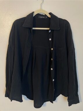 Automet black textured rayon button up size medium